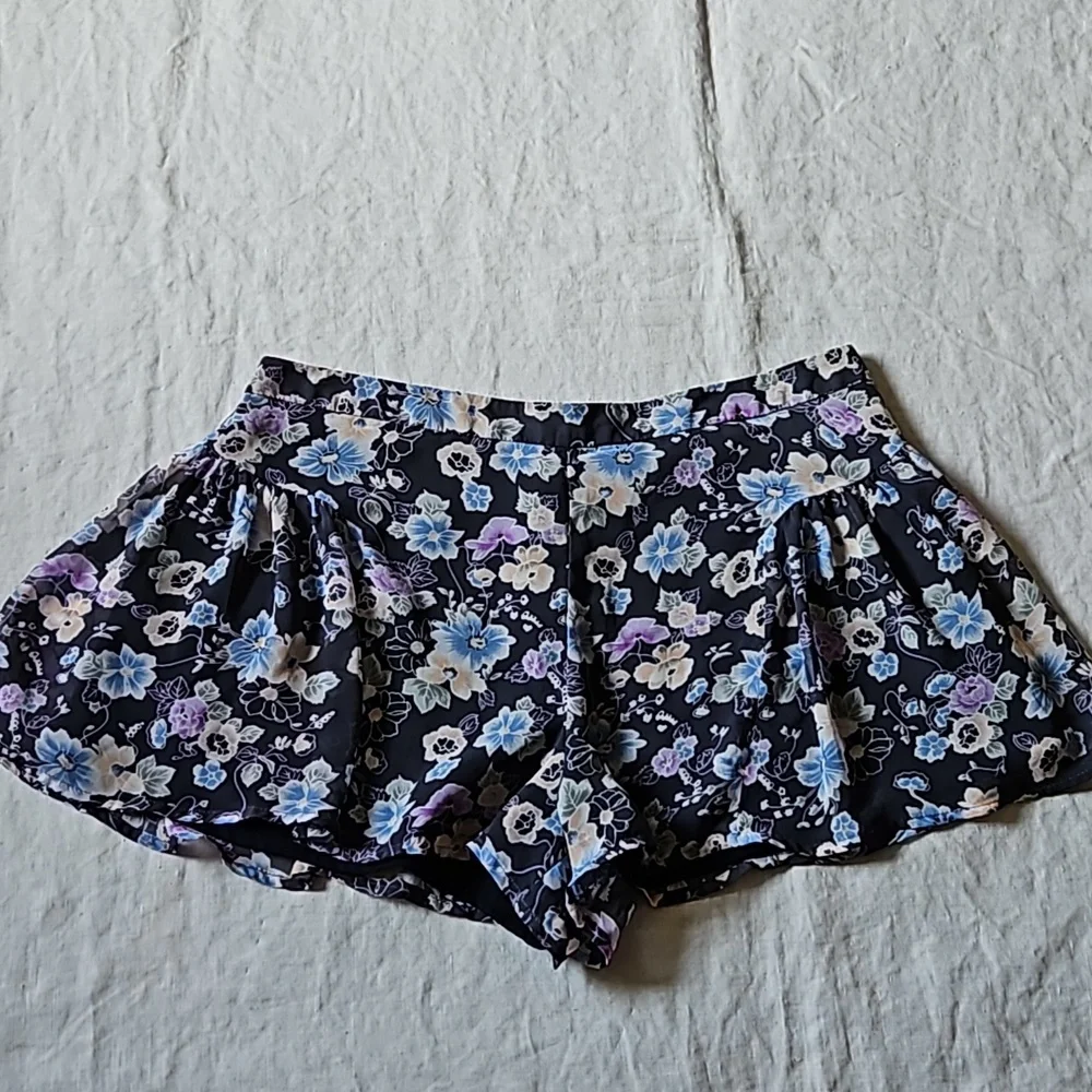 Free People floral chiffon shorts size 2 - Picture 5 of 13